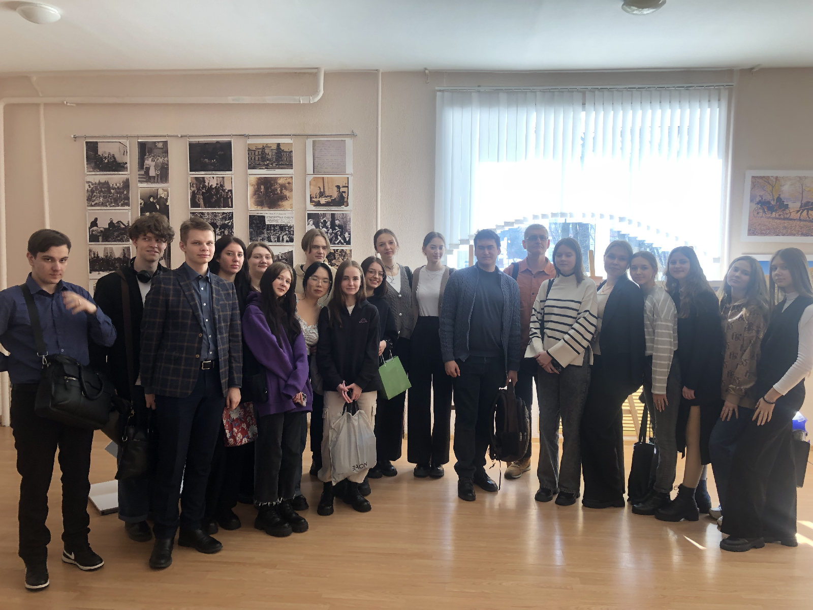 4 марта 2024 года группа 23ИПО1 (куратор – проф. каф. ВИиО В.И. Шувалов) в рамках кураторского часа посмотрела документально-игровой фильм Николая Фомина «Дина», о мокшанской поэтессе Дине Злобиной